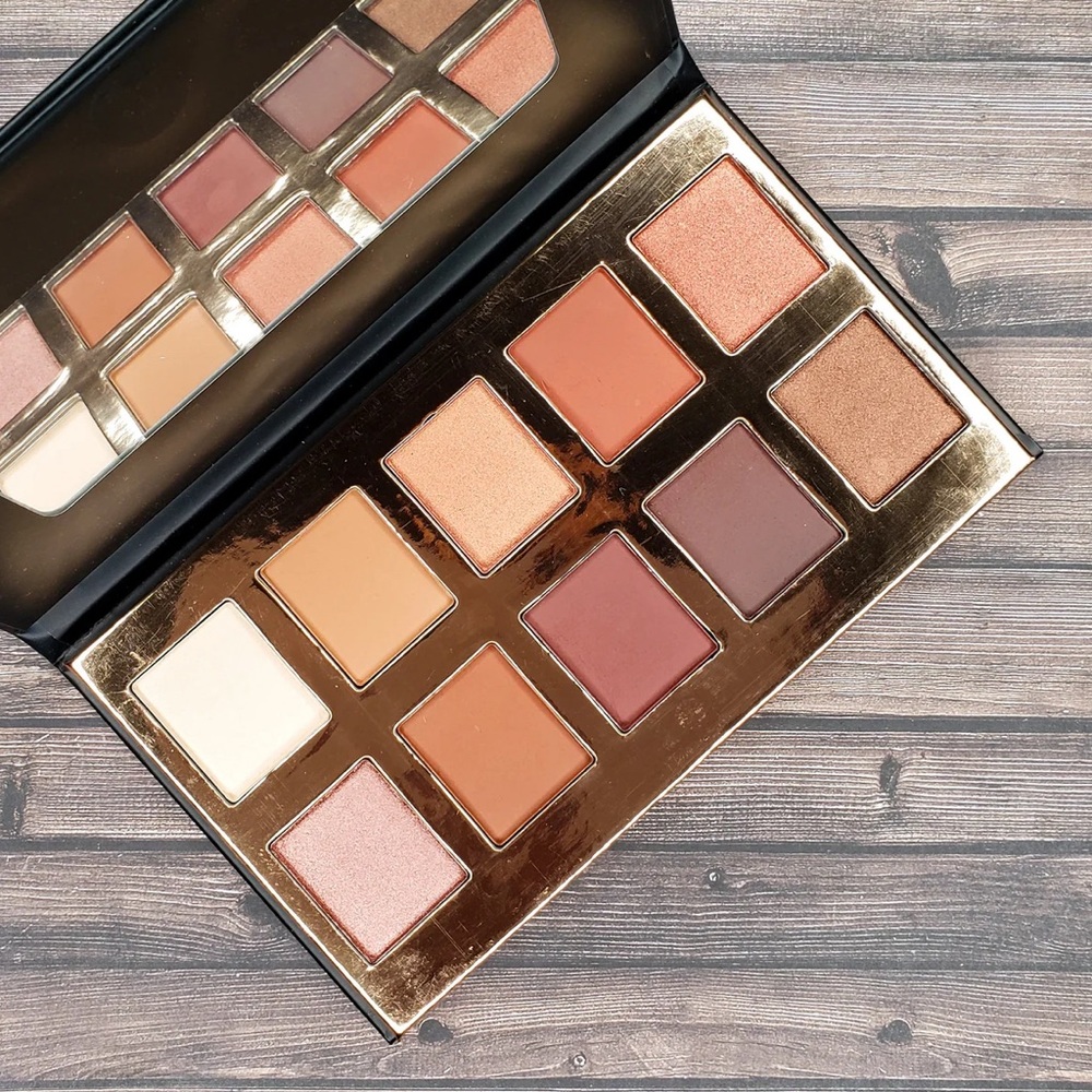 Crown Pro Eyeshadow Palette